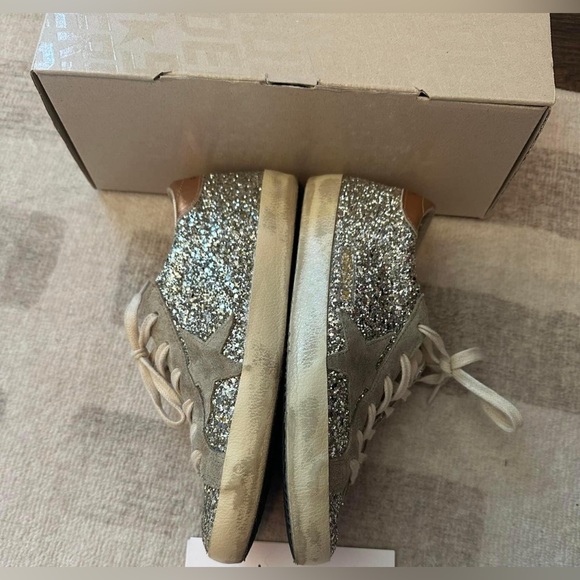 Golden Goose Superstar Platinum Glitter with Dove-Gray Suede Star (Size 38) - Picture 6 of 11